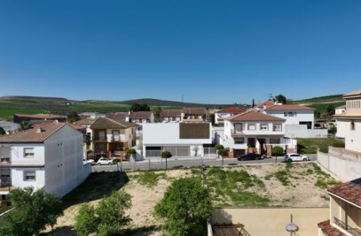 Contemporary Dwelling on the Edge of Jaen