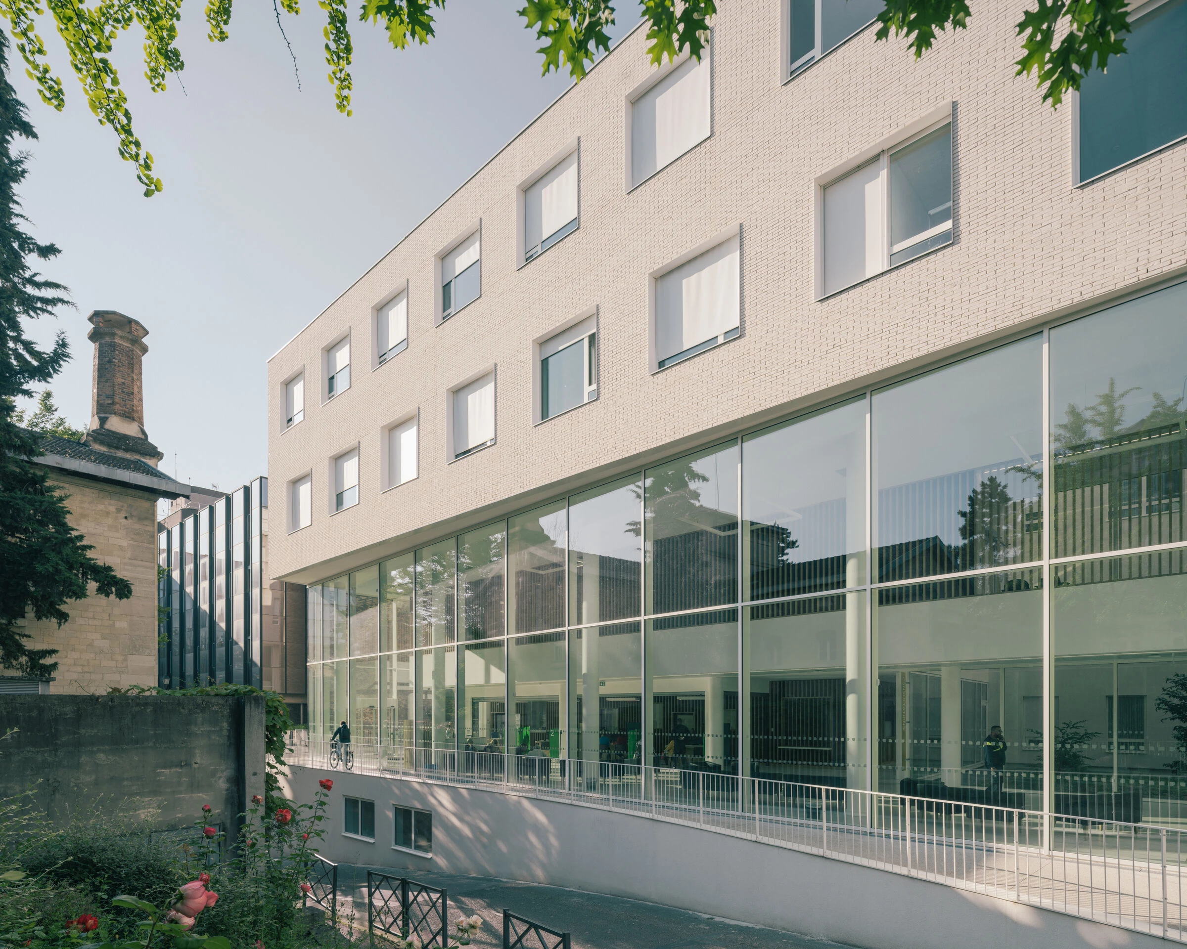 photo_credit Charly Broyez